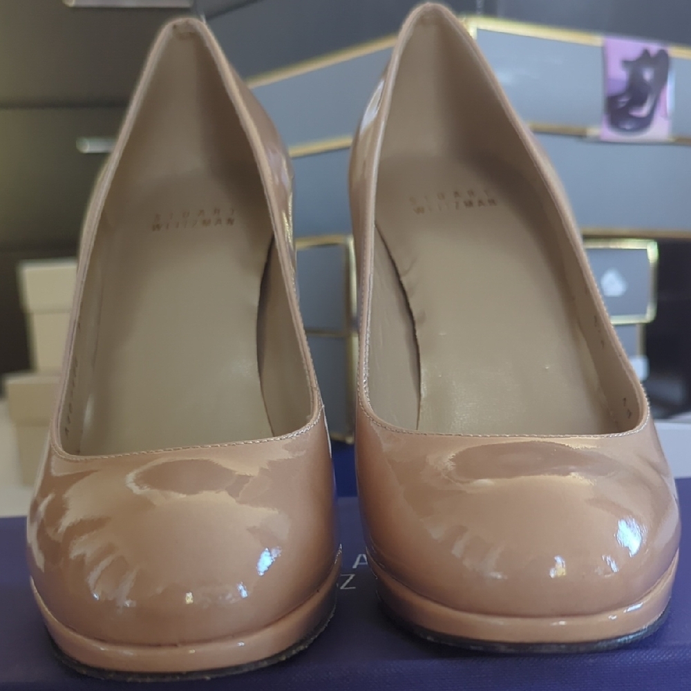 Stuart Weitzman Tan Heels with Classic Closed-Toe Design